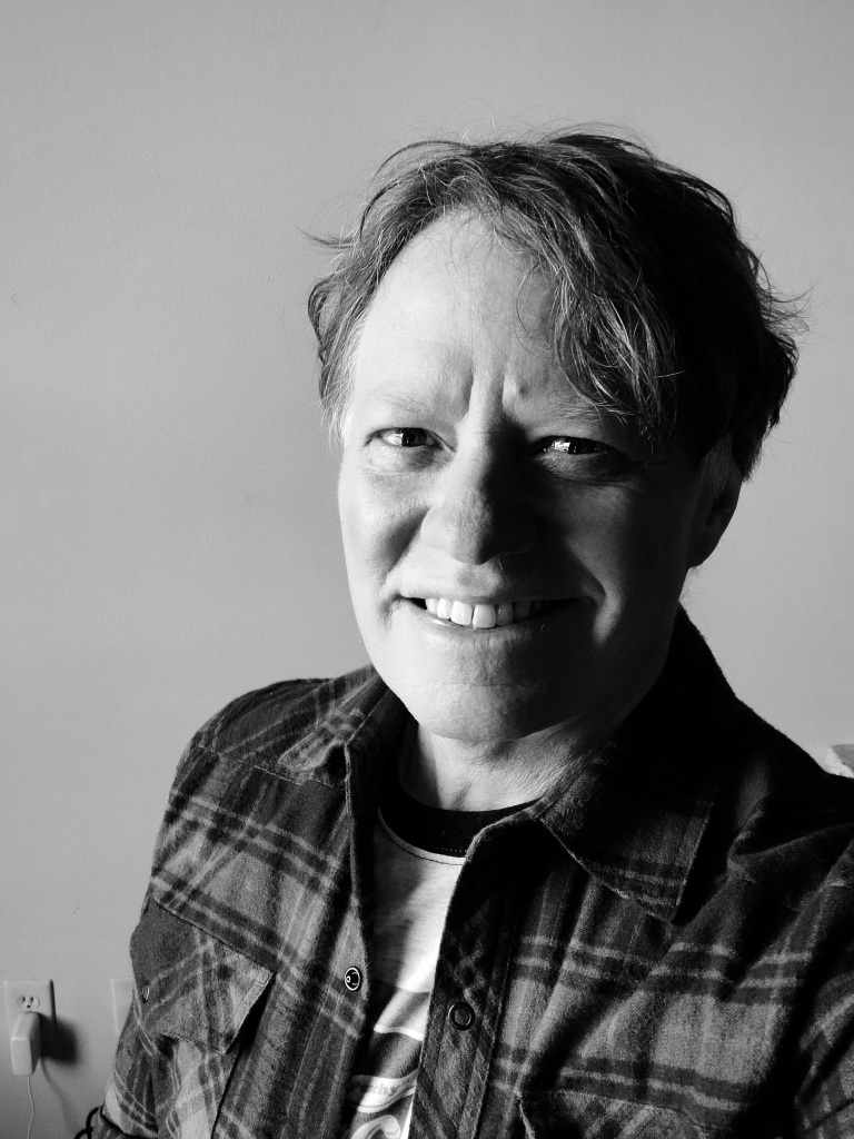 U6gMtWRTVE5l-Robert-Peterson_studio-768x1024 Robert Peterson and The Crusade: Defying Trends with Authentic Rock