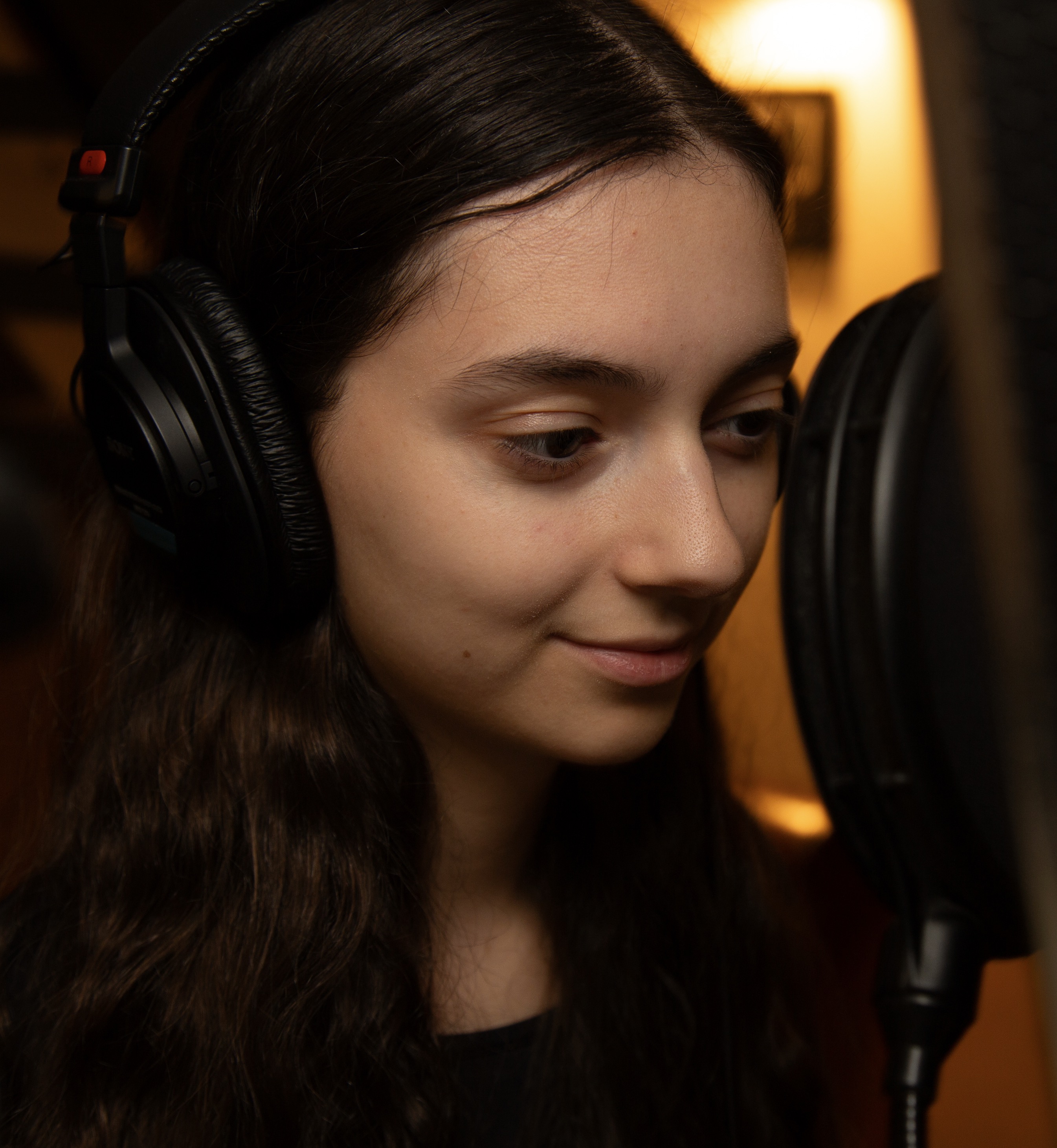 kkCNzr2vUNNz-Marina-Piraino-Web-Site-Studio1 Discover New Artists Who Break The Algorithm